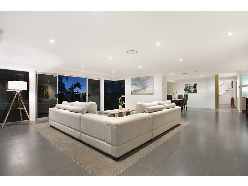 32 Reed Street, Ashmore QLD 4214