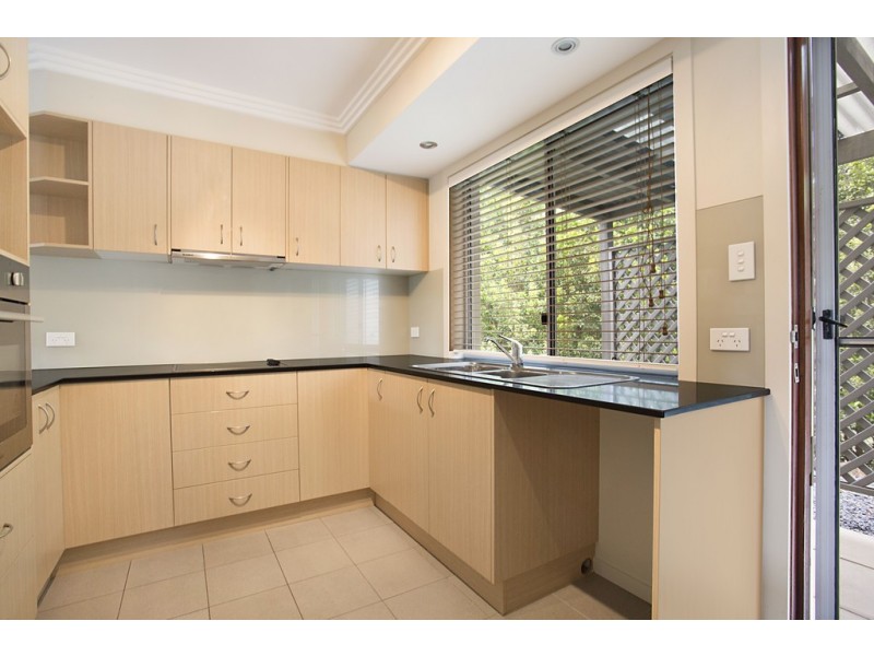 32 Reed Street, Ashmore QLD 4214