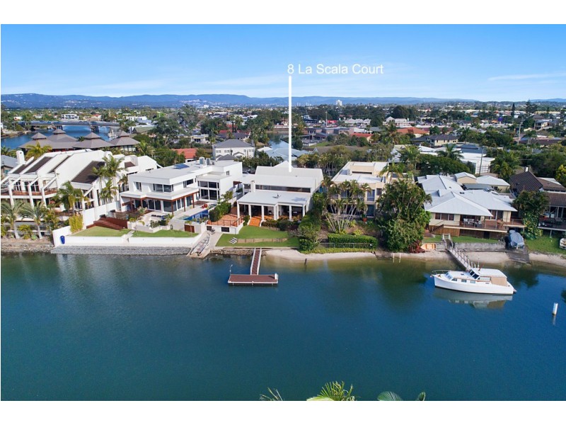 8 La Scala Court, Isle Of Capri QLD 4217