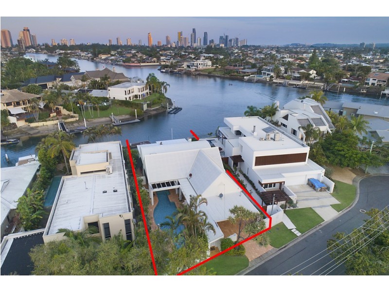 8 La Scala Court, Isle Of Capri QLD 4217