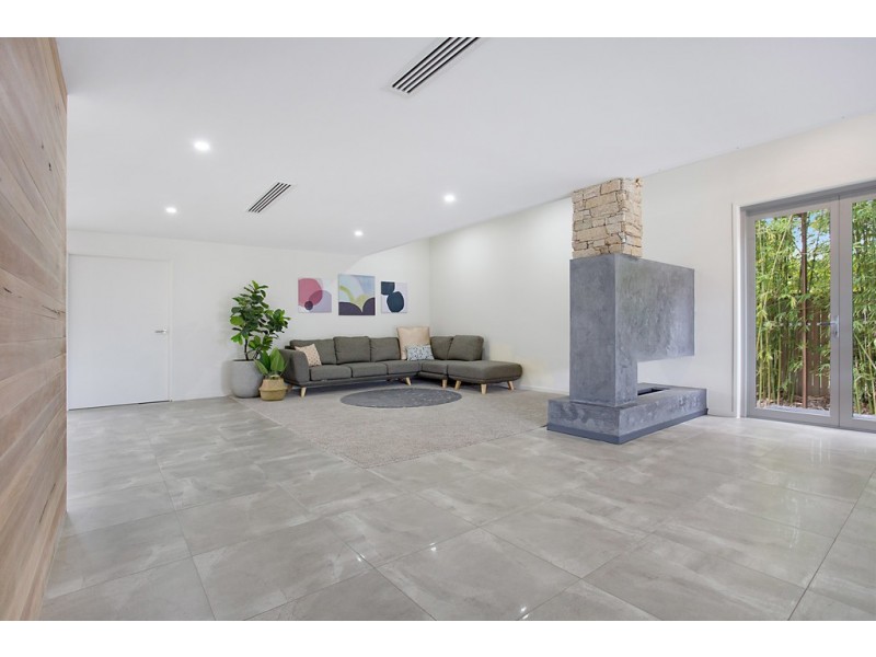 154 Alison Road, Carrara QLD 4211