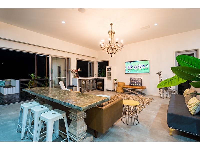 154 Alison Road, Carrara QLD 4211