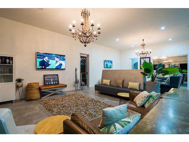 154 Alison Road, Carrara QLD 4211