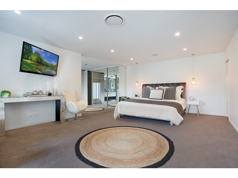 154 Alison Road, Carrara QLD 4211