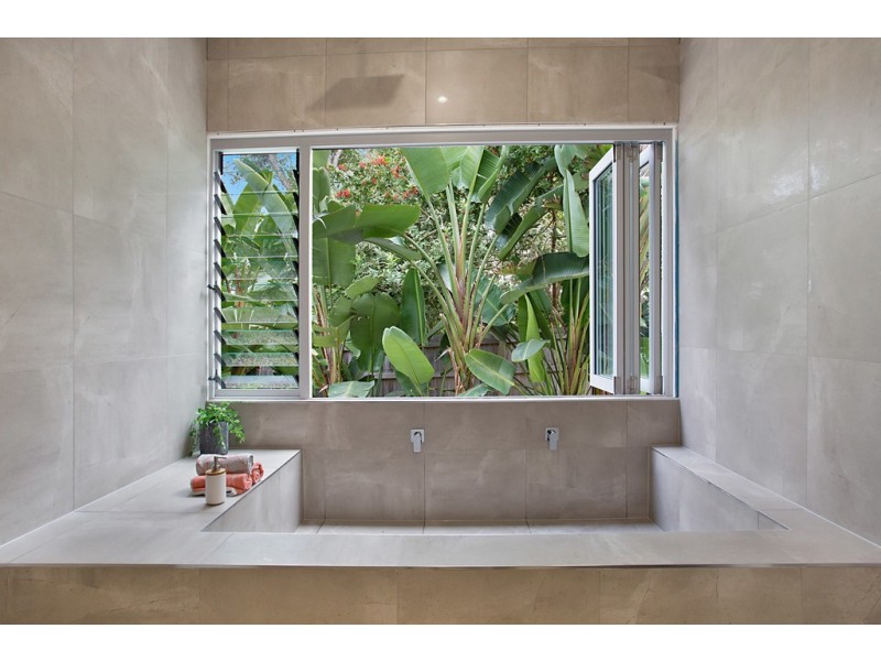 154 Alison Road, Carrara QLD 4211