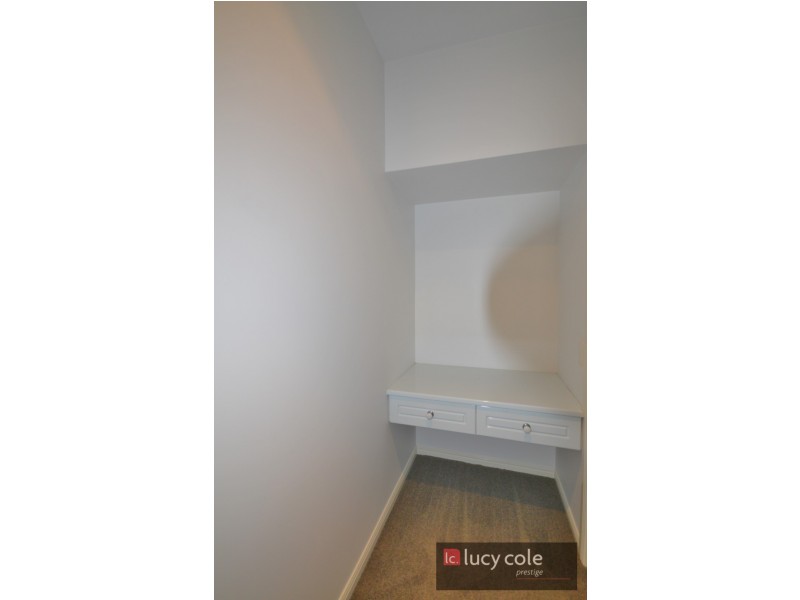 27 Mountbatten Avenue, Main Beach QLD 4217