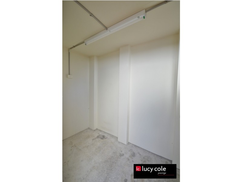 27 Mountbatten Avenue, Main Beach QLD 4217