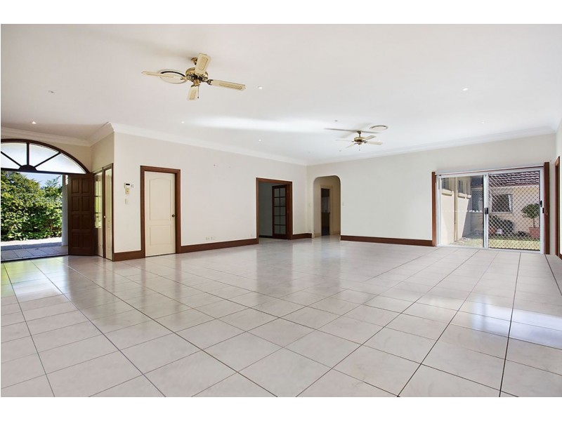 9 Maryland Avenue, Carrara QLD 4211