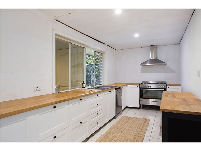 9 Maryland Avenue, Carrara QLD 4211