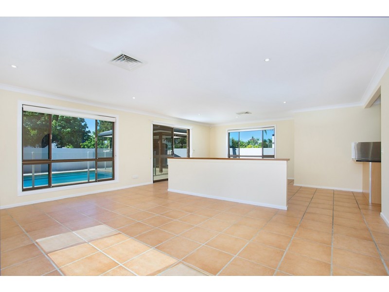 1 Panitz Street, Sorrento QLD 4217