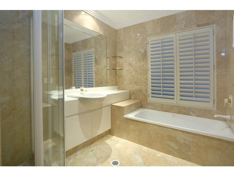 60/40 Cotlew Street East, Southport QLD 4215