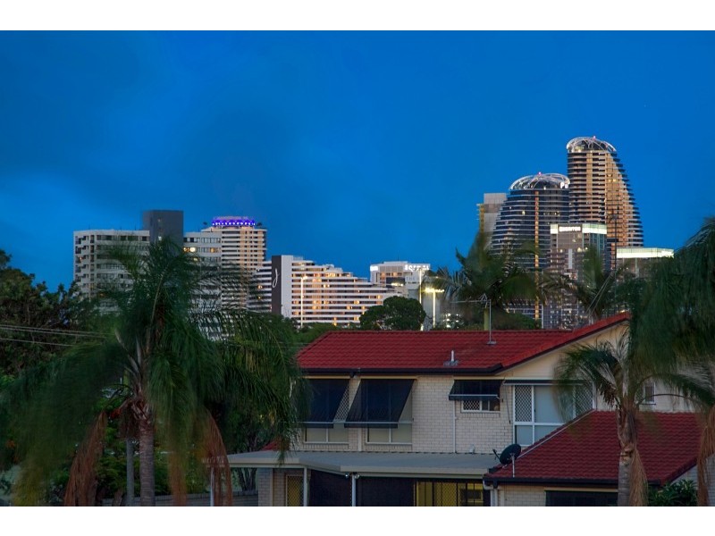 38 Cessnock Close, Mermaid Waters QLD 4218