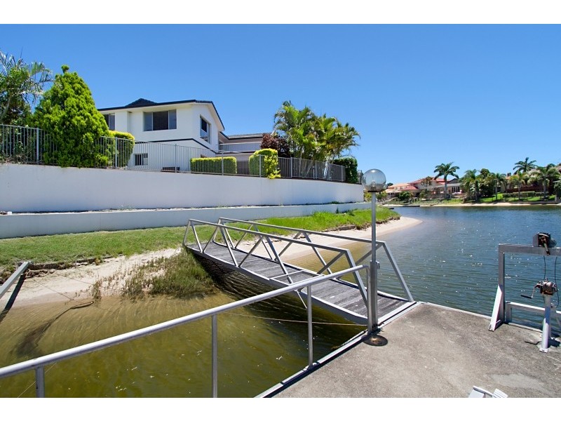 38 Cessnock Close, Mermaid Waters QLD 4218