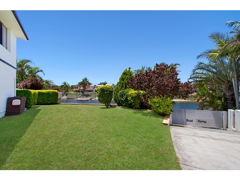 38 Cessnock Close, Mermaid Waters QLD 4218