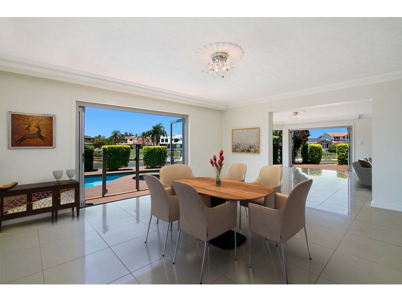 38 Cessnock Close, Mermaid Waters QLD 4218