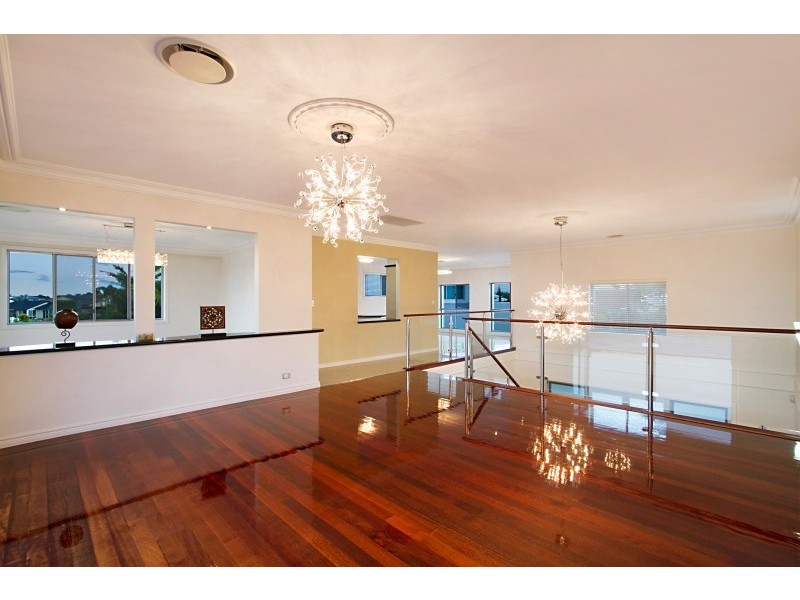 38 Cessnock Close, Mermaid Waters QLD 4218