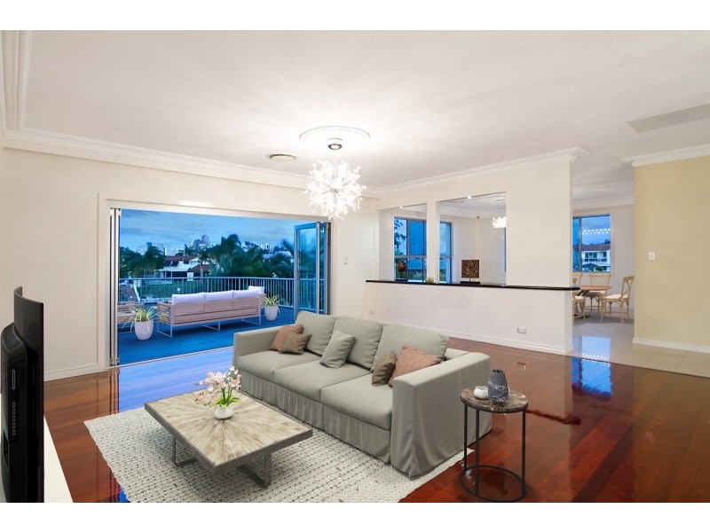 38 Cessnock Close, Mermaid Waters QLD 4218