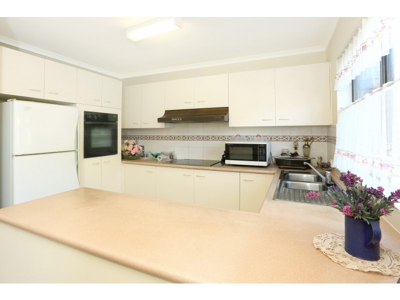 8/106 Bayview Street, Runaway Bay QLD 4216