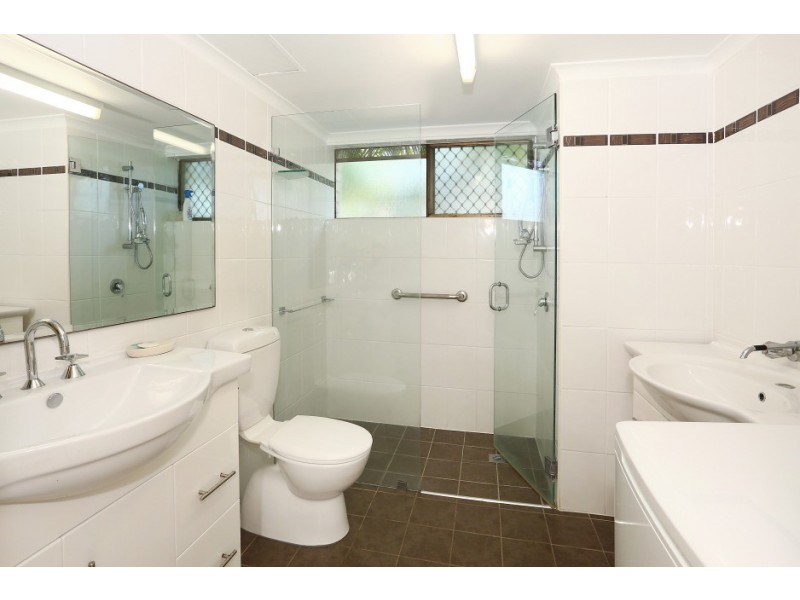 8/106 Bayview Street, Runaway Bay QLD 4216