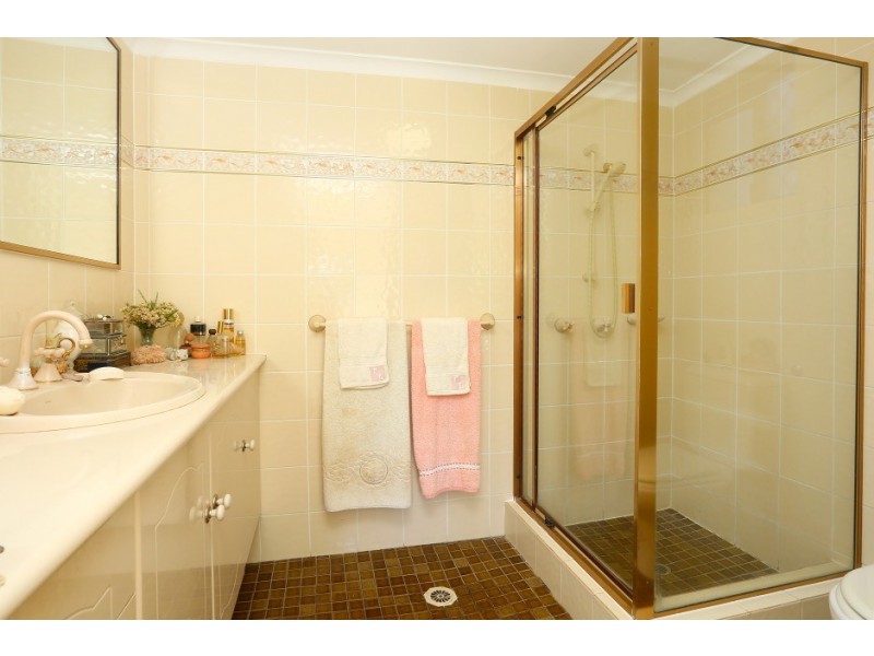 8/106 Bayview Street, Runaway Bay QLD 4216