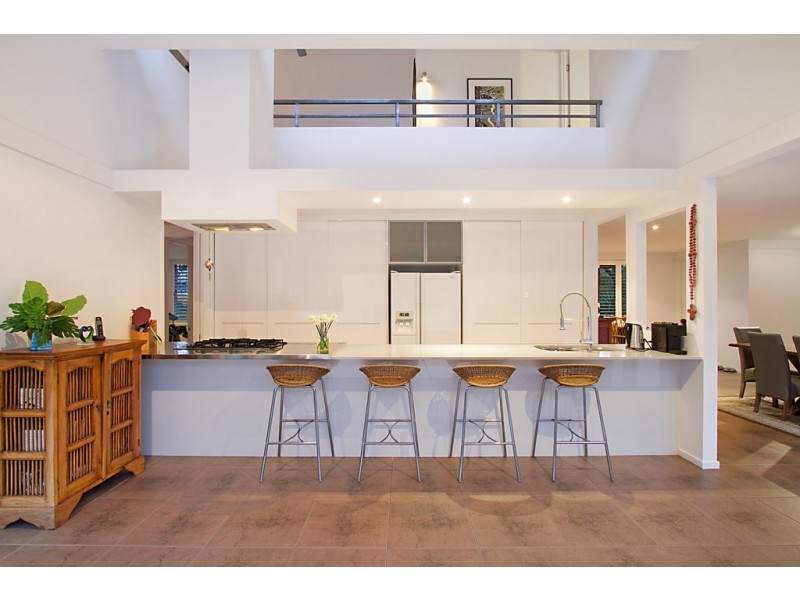 7 Bligh Court, Benowa QLD 4217