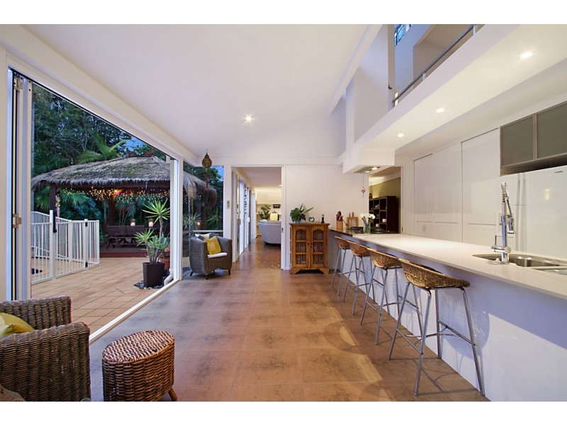 7 Bligh Court, Benowa QLD 4217