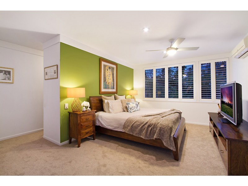 7 Bligh Court, Benowa QLD 4217