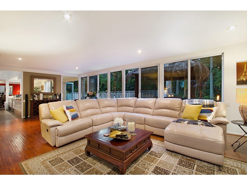 7 Bligh Court, Benowa QLD 4217