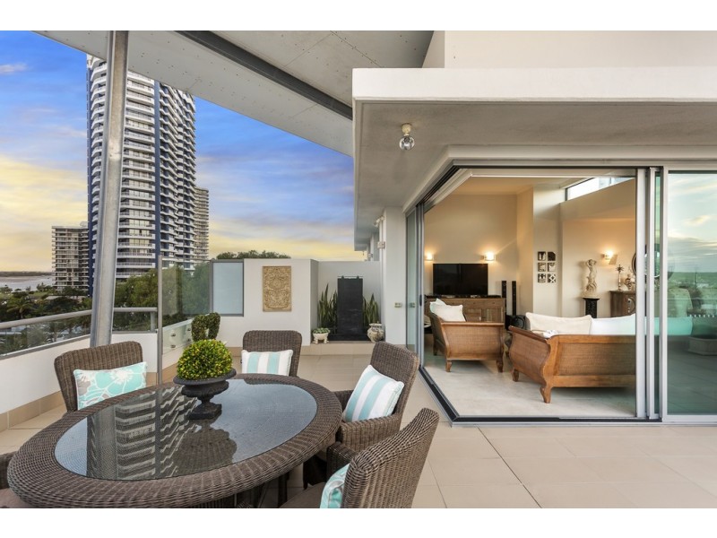 118 ‘Harmony’ 28 Bayview Street, Runaway Bay QLD 4216