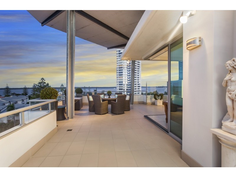 118 ‘Harmony’ 28 Bayview Street, Runaway Bay QLD 4216