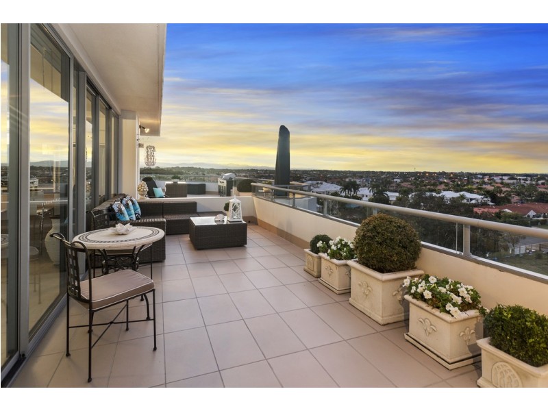 118 ‘Harmony’ 28 Bayview Street, Runaway Bay QLD 4216