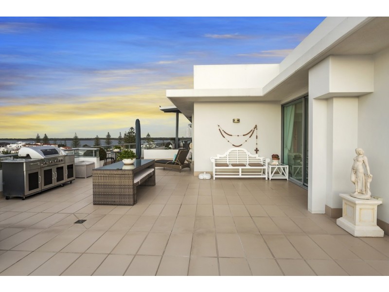118 ‘Harmony’ 28 Bayview Street, Runaway Bay QLD 4216