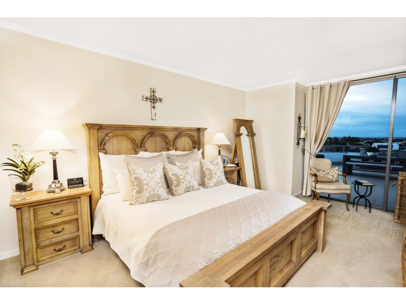 118 ‘Harmony’ 28 Bayview Street, Runaway Bay QLD 4216