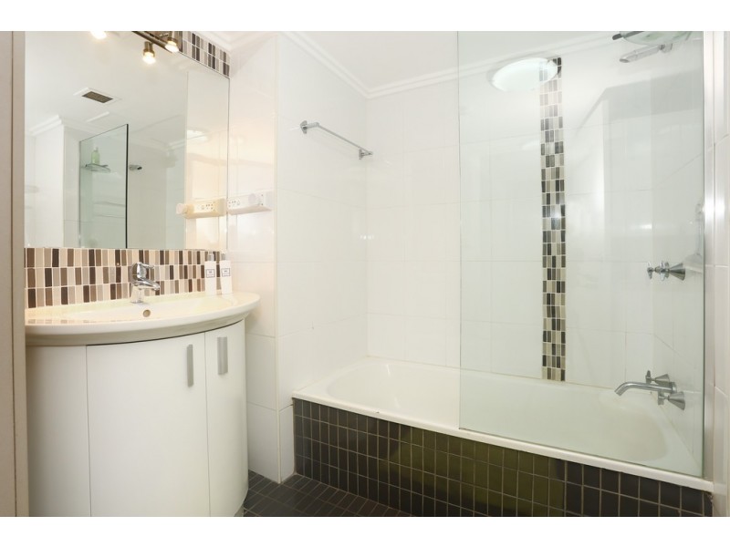 21/19 ‘Aristocrat’ Aubrey Street, Surfers Paradise QLD 4217