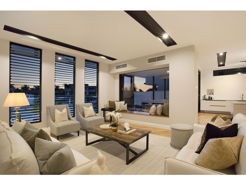 50 The Promenade, Isle Of Capri QLD 4217