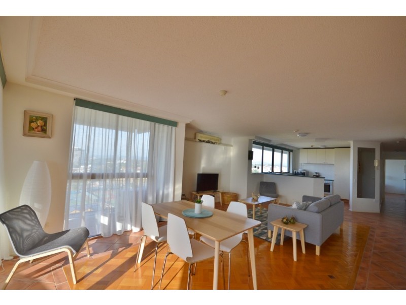 12E/10 Marine Pde, Southport QLD 4215