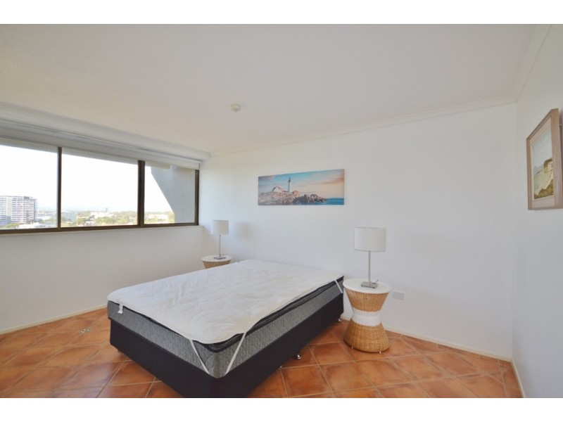 12E/10 Marine Pde, Southport QLD 4215