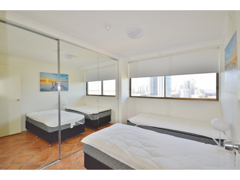 12E/10 Marine Pde, Southport QLD 4215