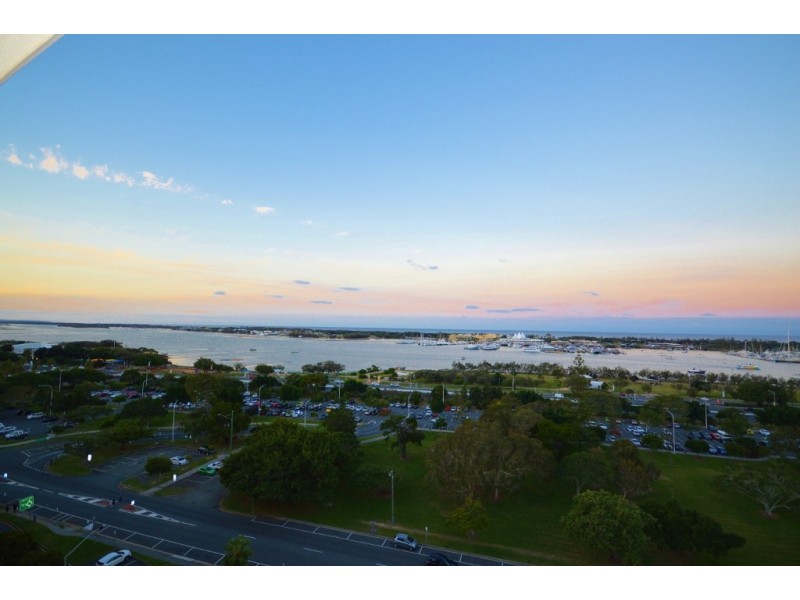 12E/10 Marine Pde, Southport QLD 4215