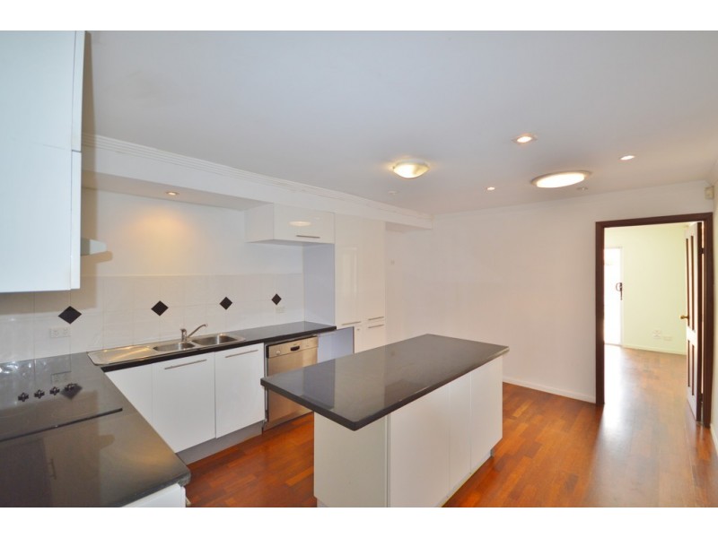 10 Ashmore Road, Bundall QLD 4217