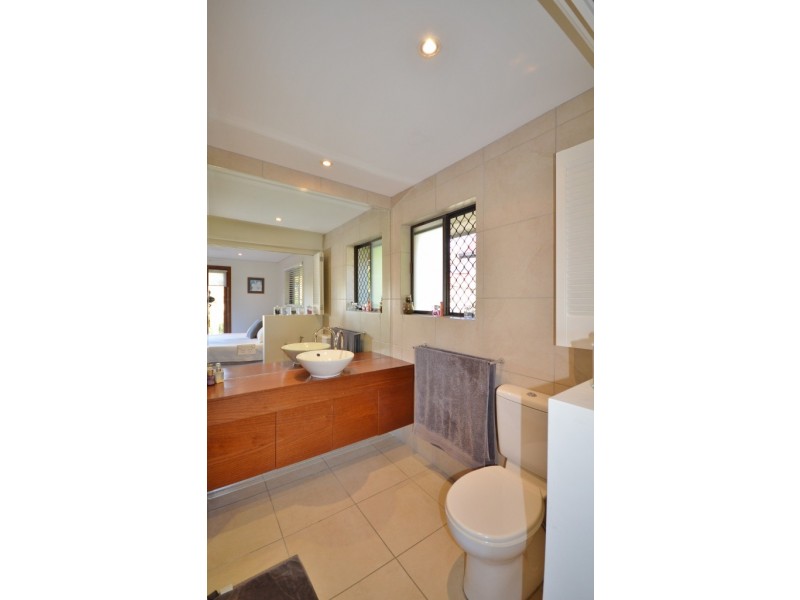 50 Blair Athol Crescent, Bundall QLD 4217