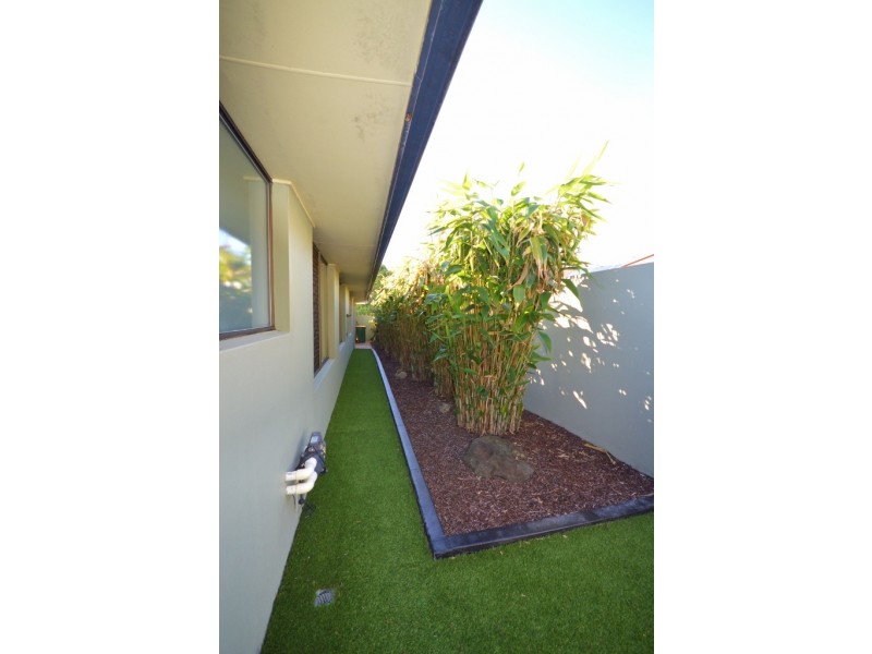 50 Blair Athol Crescent, Bundall QLD 4217