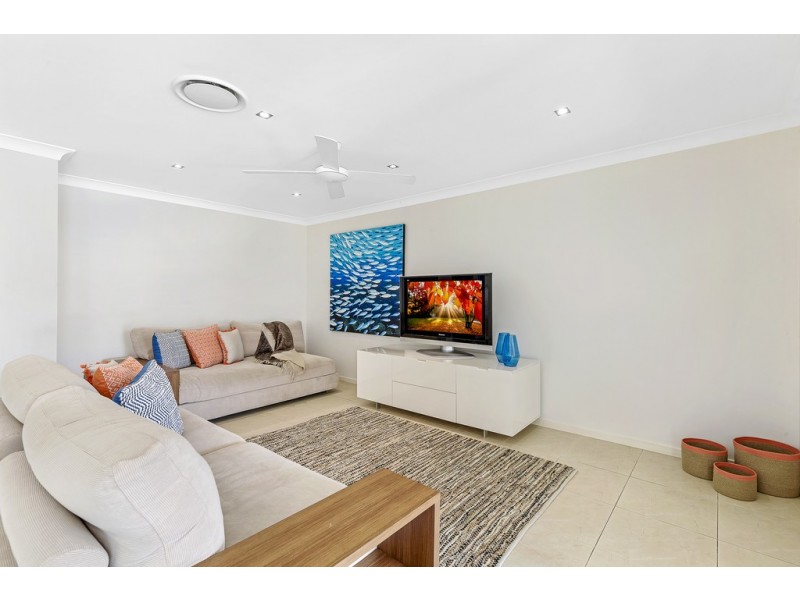 66 Campbell Street, Sorrento QLD 4217