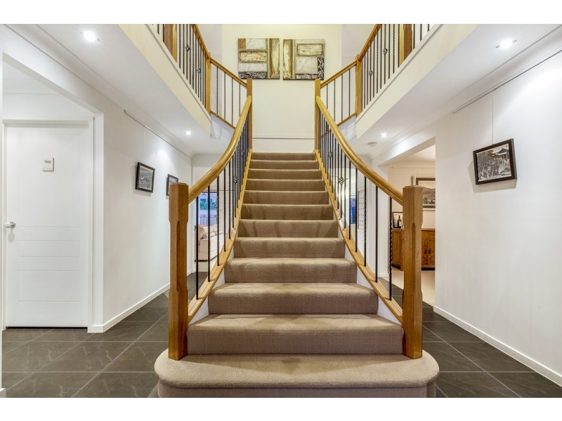 66 Campbell Street, Sorrento QLD 4217