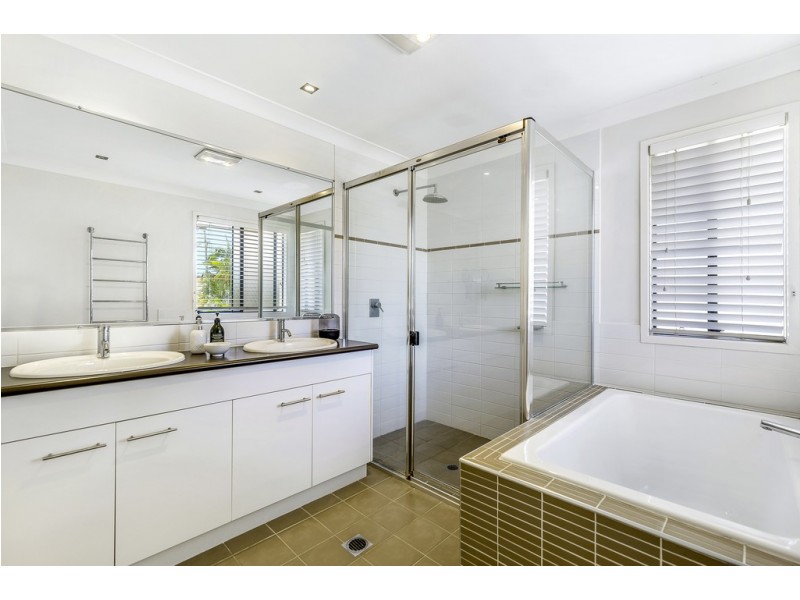 66 Campbell Street, Sorrento QLD 4217