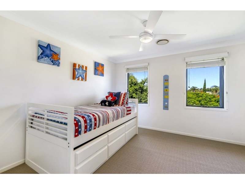 66 Campbell Street, Sorrento QLD 4217