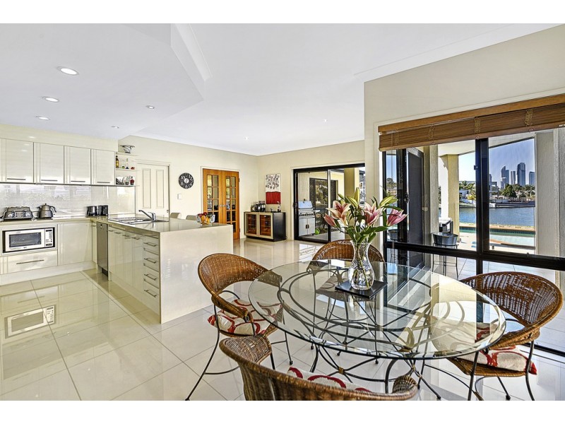 91/40 Cotlew Street East, Southport QLD 4215