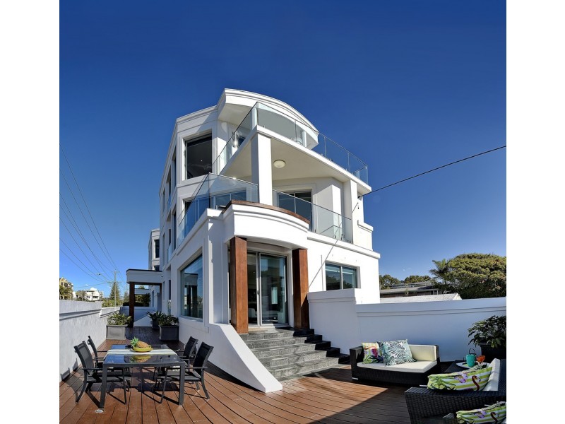 114 Albatross Avenue, Mermaid Beach QLD 4218