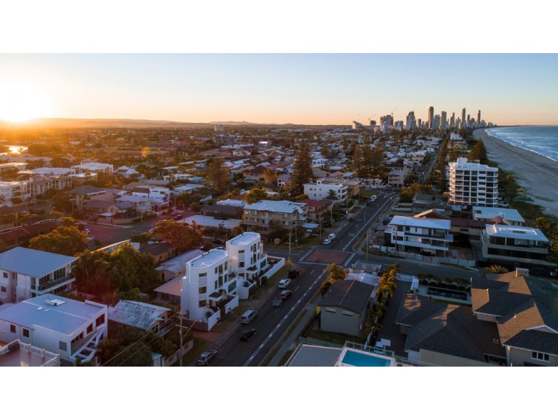 114 Albatross Avenue, Mermaid Beach QLD 4218