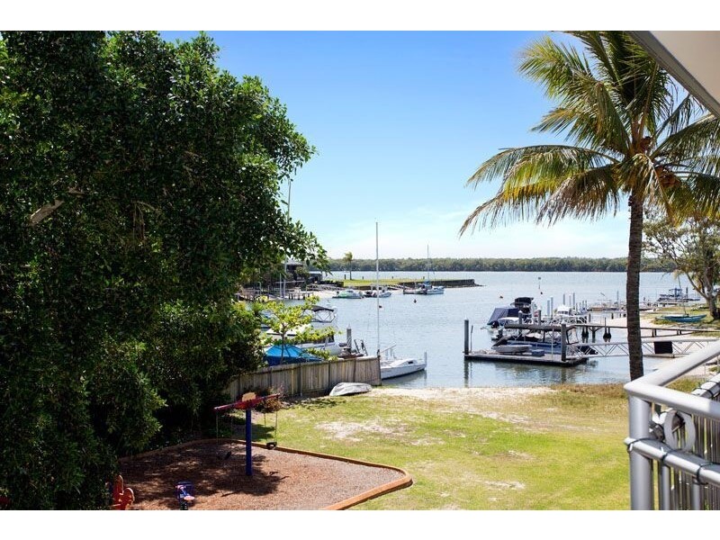 1/3 Joseph Street, Runaway Bay QLD 4216